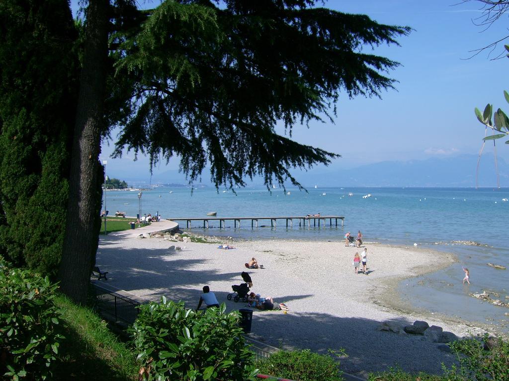 Camping Bella Italia Peschiera del Garda Esterno foto