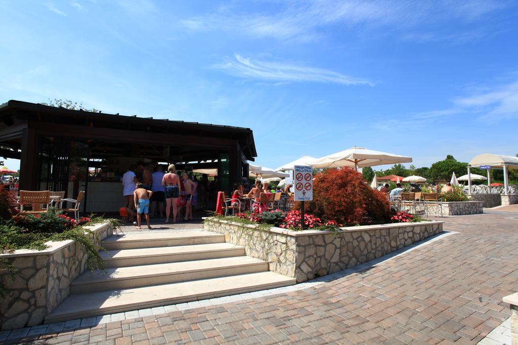 Camping Bella Italia Peschiera del Garda Esterno foto