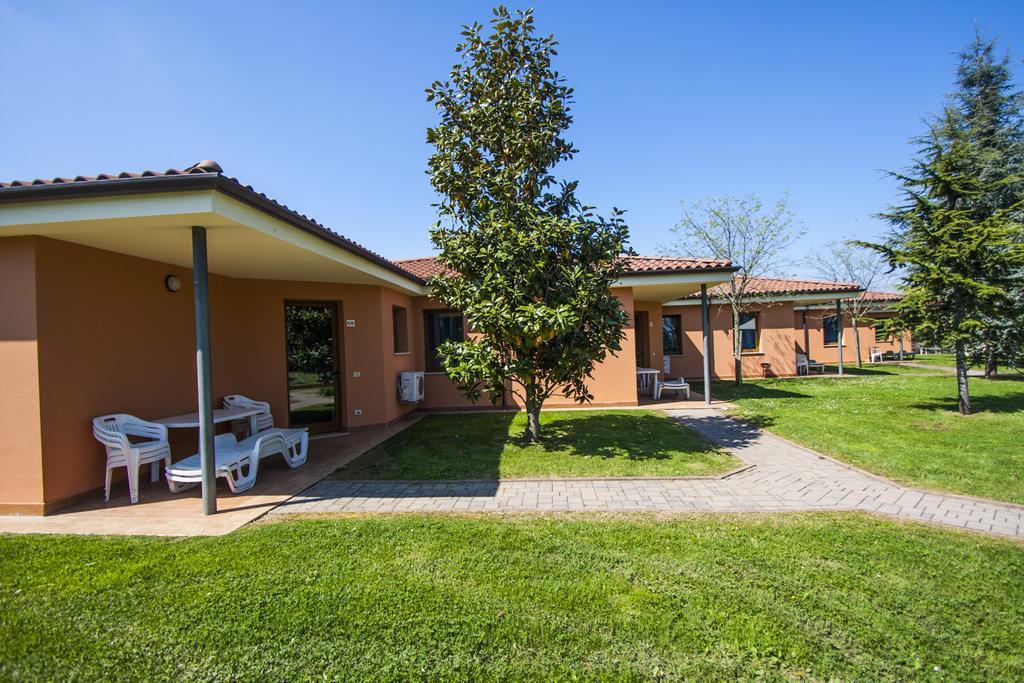 Camping Bella Italia Peschiera del Garda Esterno foto