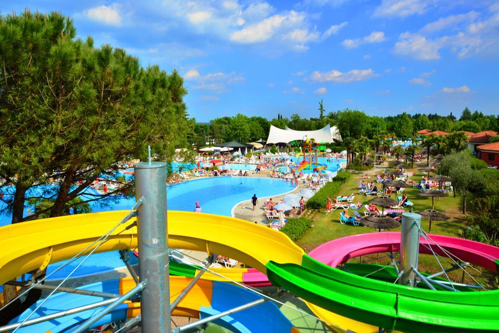 Camping Bella Italia Peschiera del Garda Esterno foto