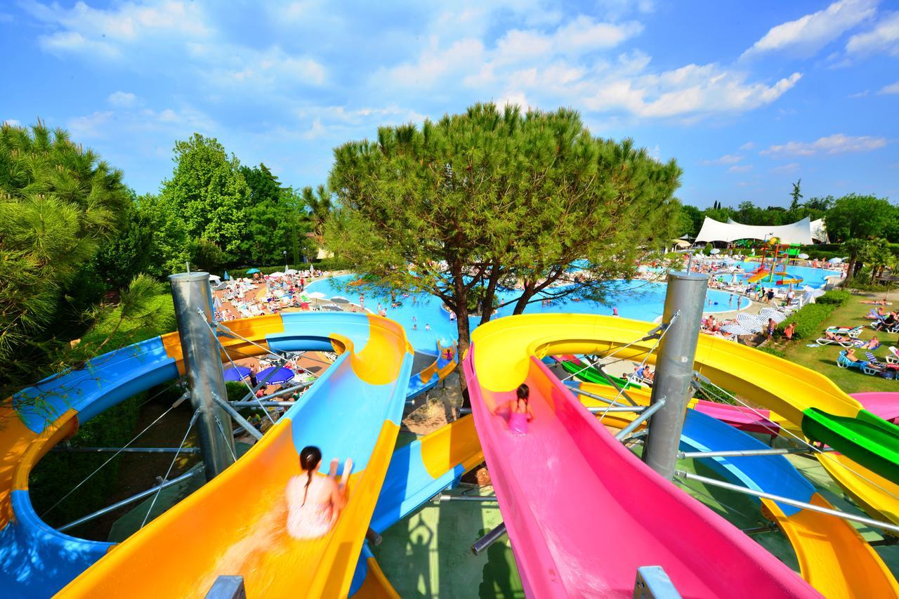 Camping Bella Italia Peschiera del Garda Esterno foto