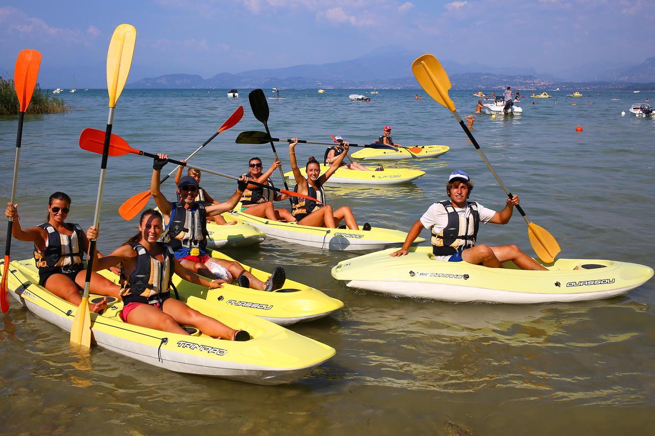 Camping Bella Italia Peschiera del Garda Esterno foto