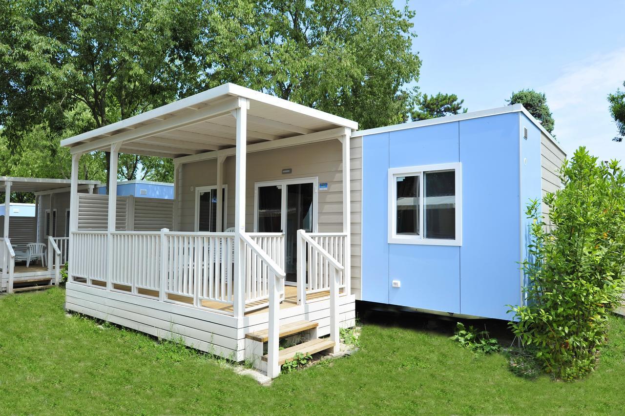 Camping Bella Italia Peschiera del Garda Esterno foto