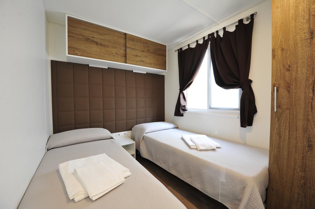 Camping Bella Italia Peschiera del Garda Esterno foto