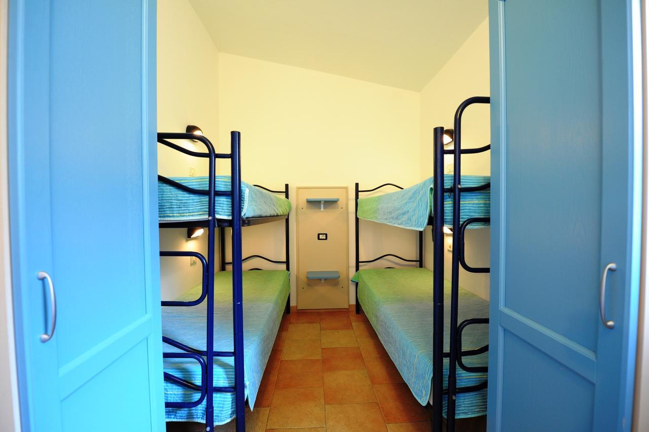 Camping Bella Italia Peschiera del Garda Esterno foto