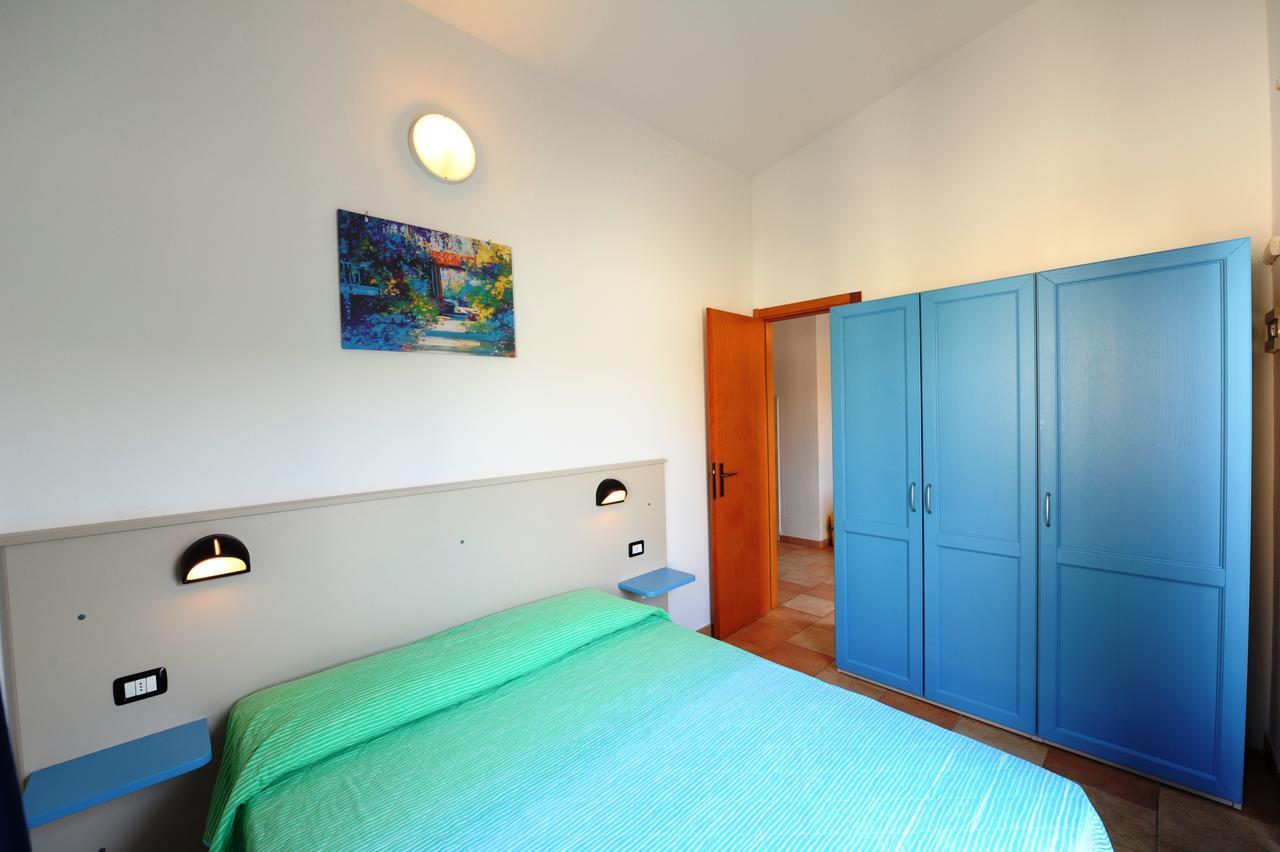 Camping Bella Italia Peschiera del Garda Esterno foto